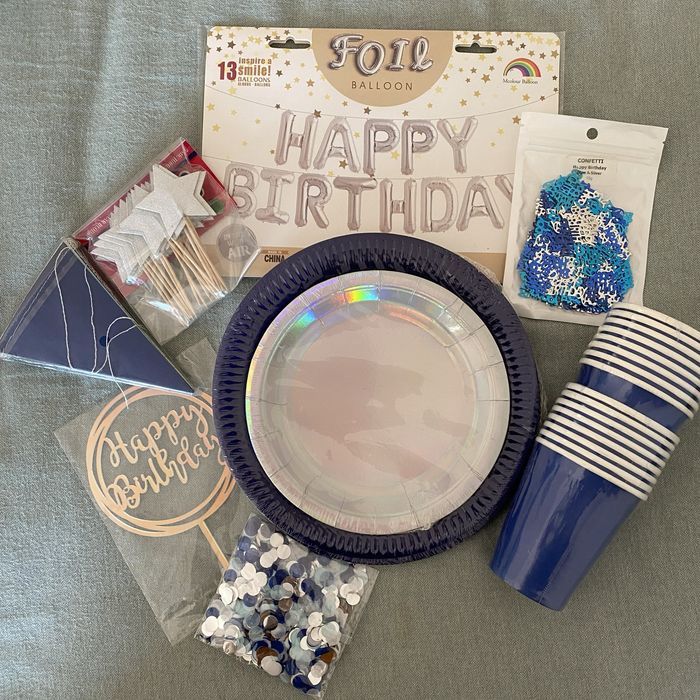 Diversos kits de festa (dourado, preto&branco, iridescente, craft, etc