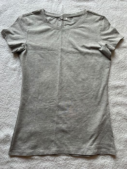 Szary podkoszulek.T-shirt