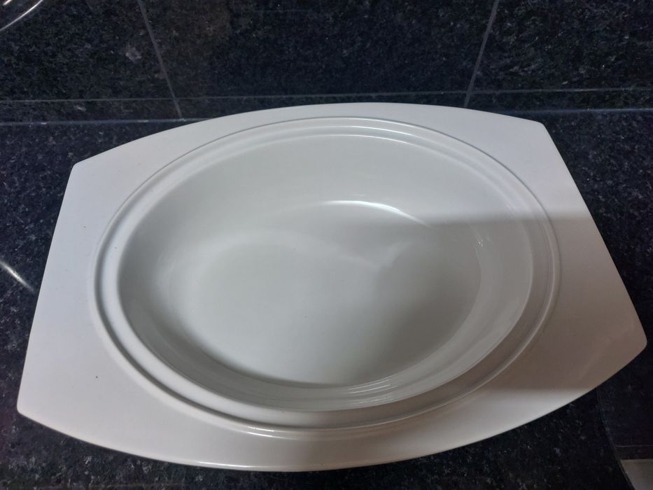 Travessa com tampa e suporte velas