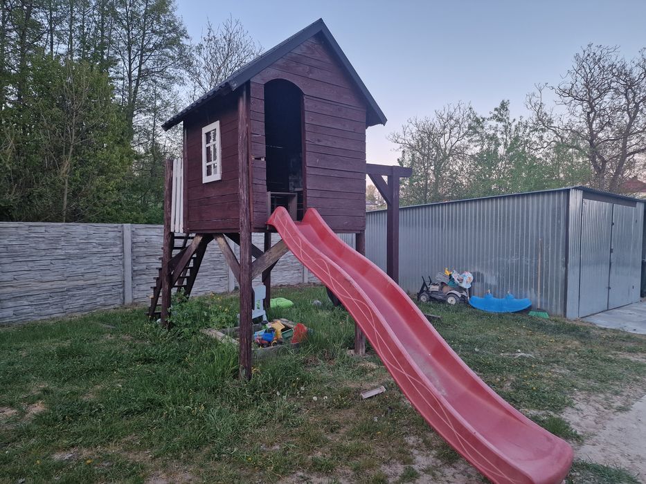 Domek dla dzieci duzy ze zjezdzalnia