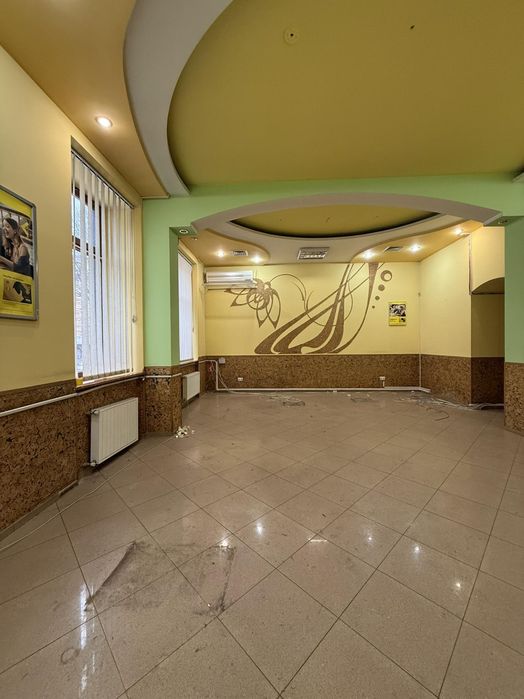 Оренда топового приміщення/ Центр/ 126м2/ фасад