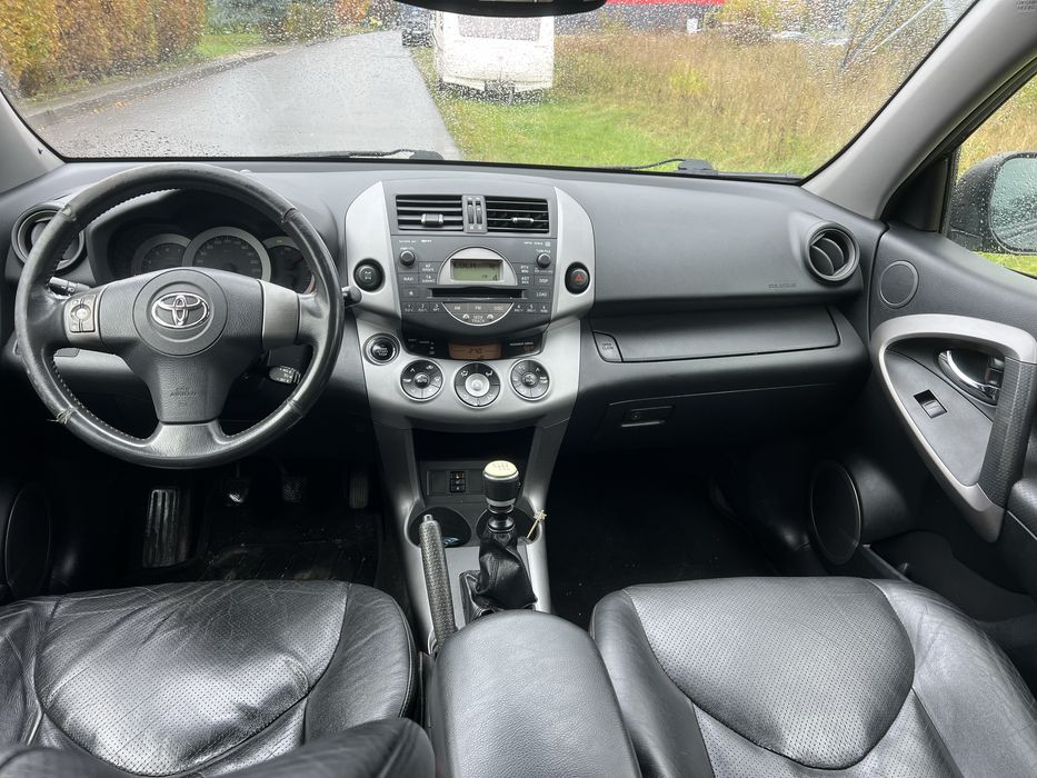 Свіжо пригнана Toyota Rav 4 full 4*4