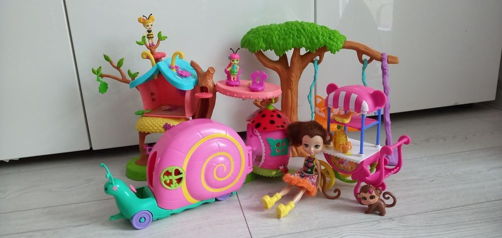 Duży zestaw z lalka Enchantimals zabawki