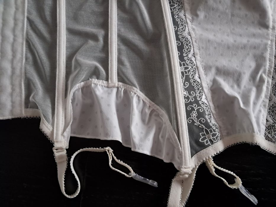 Gorset biały krem z holterami r.70C"Nipplex"nowy.
