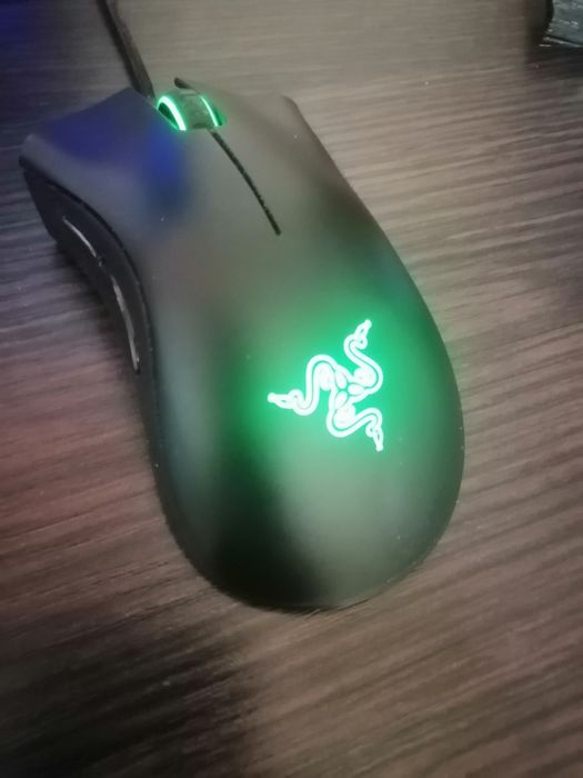Продаю мишку Razer DeathAdder Essential