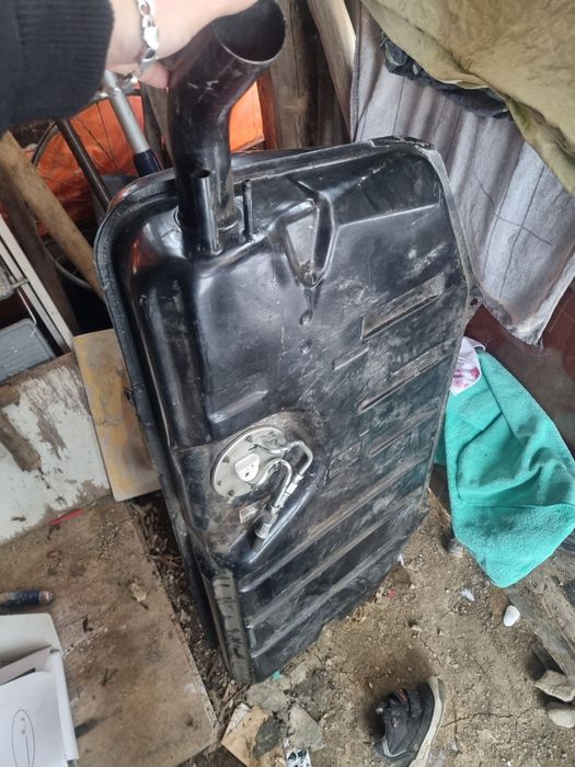 Продам бак на ниву новенький новий