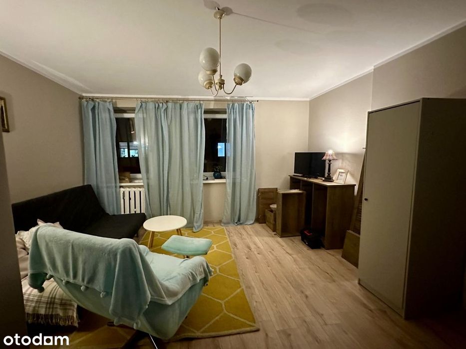 Przytulna kawalerka z oddzielną kuchnią w centrum Namysłowa