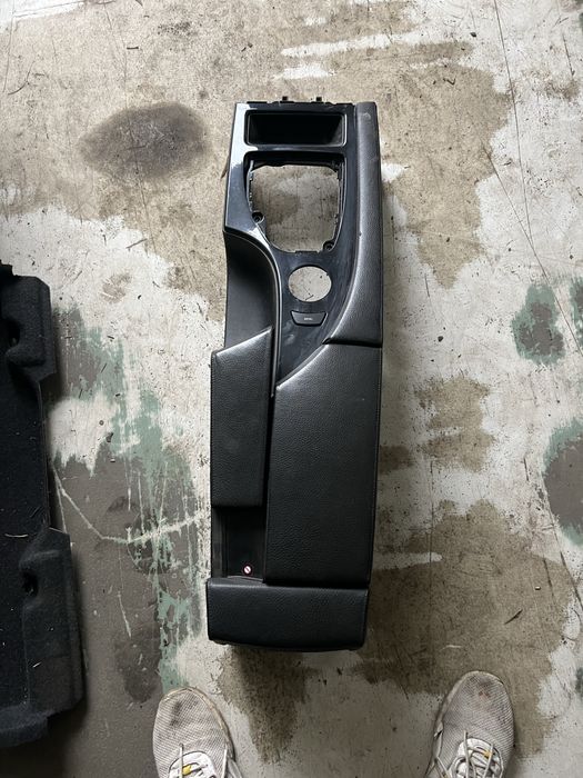 Продам  роздельный подлокотник е 60