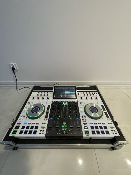 Denon Prime 4 / Standalone DJ system / Konsola / Kontroler