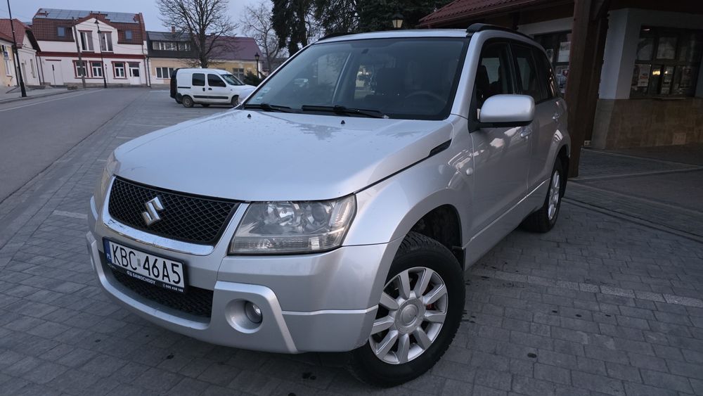 Suzuki grand vitara 2.0 benzyna 4x4 terenówka  jeep hak piękna full