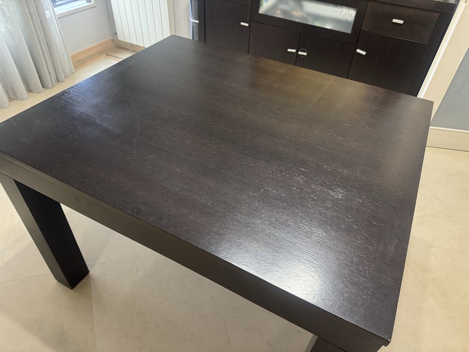 Mesa Jantar cor Wengue e 6 cadeiras cor bege