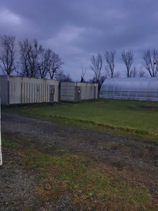 1,3 Га. Мукачево. Рівний. Траса. Є Світло, Вода Теплиці. Під любі цілі