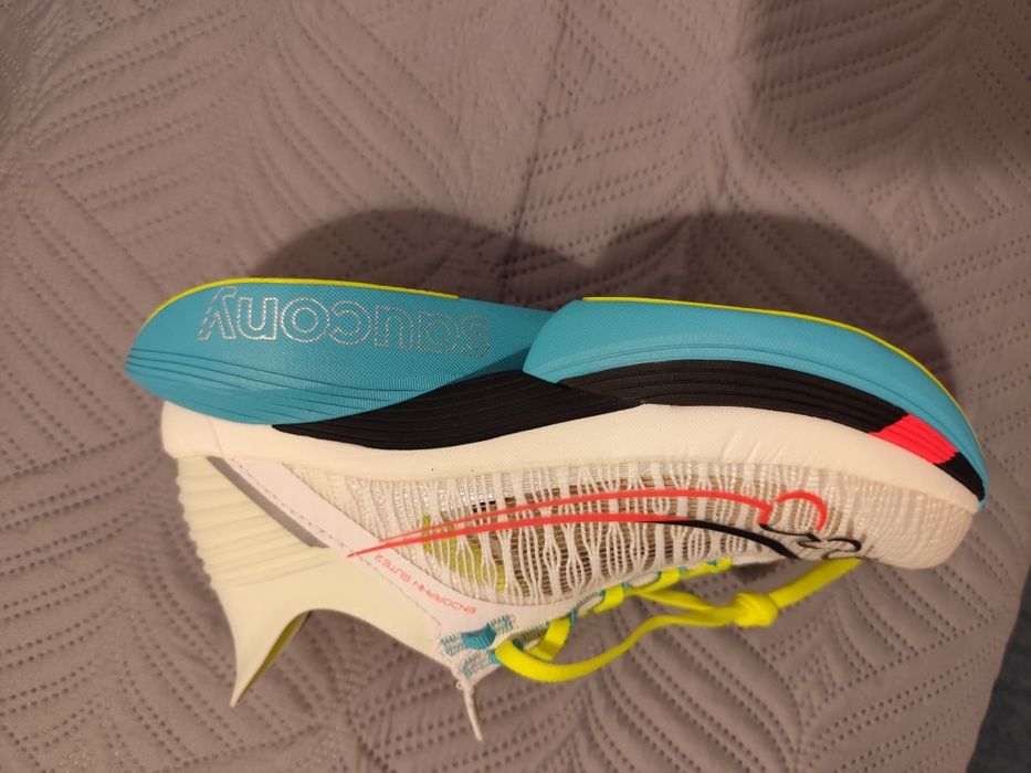 Tênis corrida Saucony Endorphin Elite 2 NOVOS