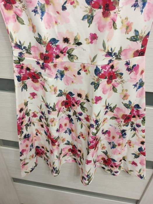 Sukienka damska w kwiaty