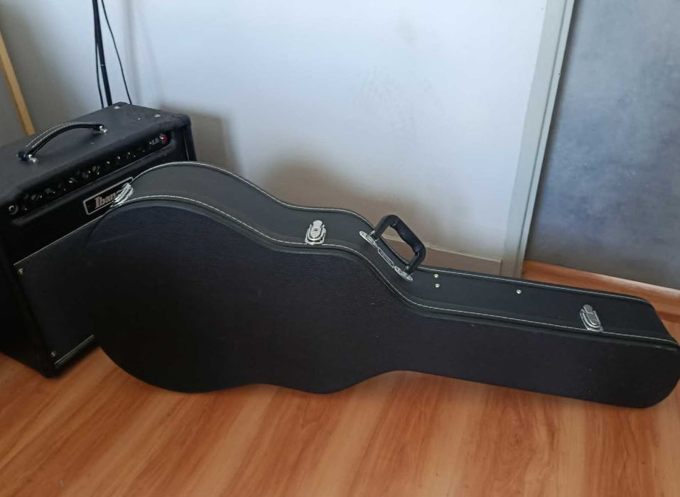 Skórzany pokrowiec na gitarę Fender