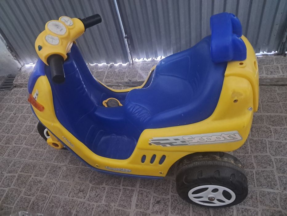 Mota criança sem bateria.