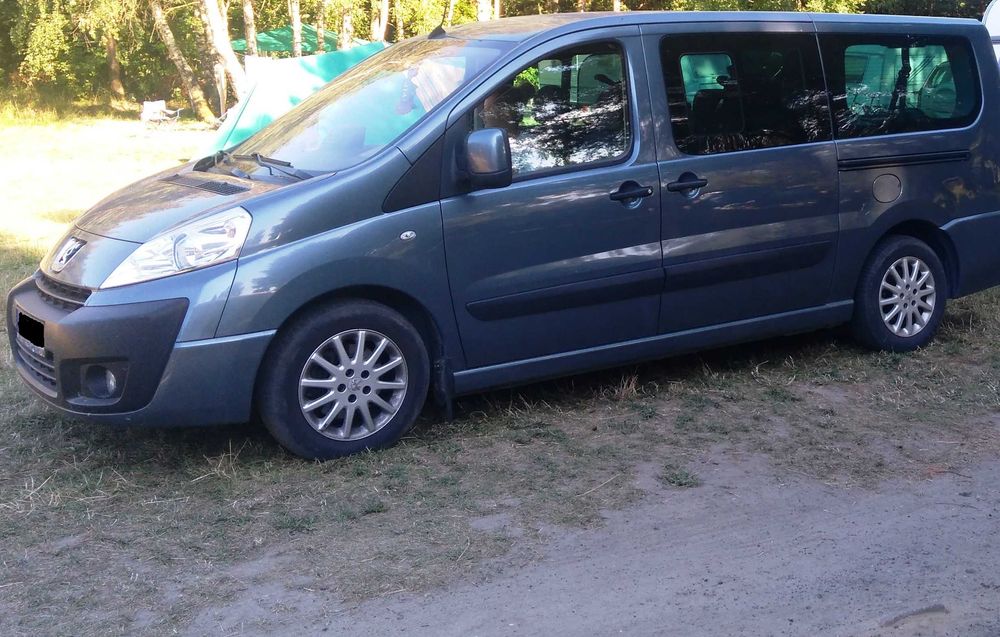 Przewóz Osób Transport Bus 8 Osób Lotnisko Imprezy Szkolenia Wakacje