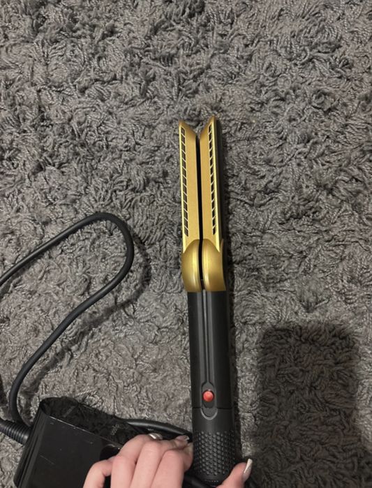 Dyson airstrait w kolorze czarno zlotym, mało uzywany