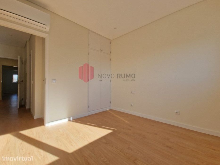 Apartamento T4 para arrendar.