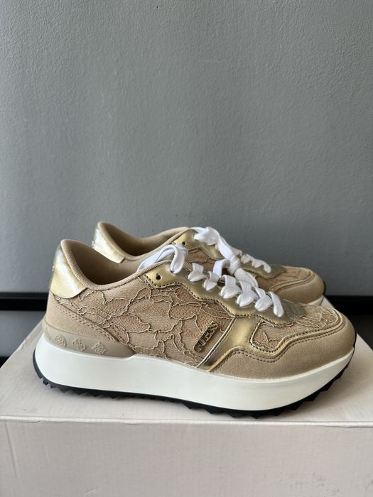 Кросівки кроссовки жіночі Guess 37p