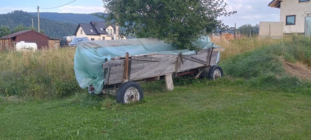 Wóz do traktora ciągnika na kołach 16 na drzewo do lasu