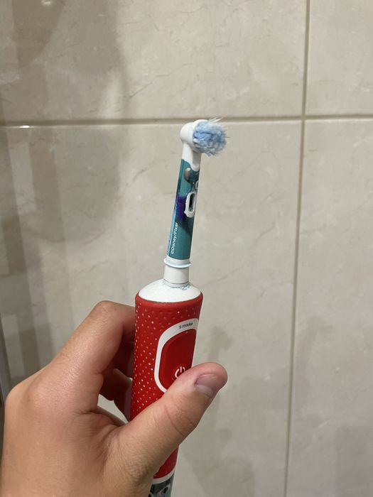 Зубна щітка