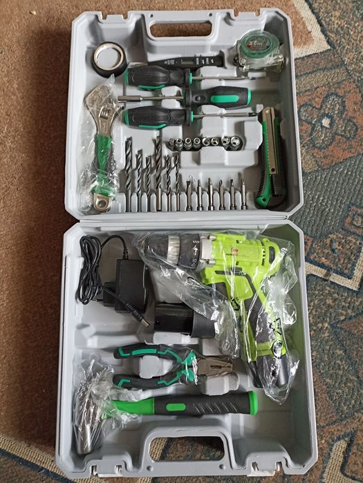 Шуруповерт новий !