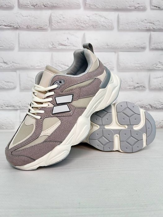 Стильні кросівки саме для тебе !!!