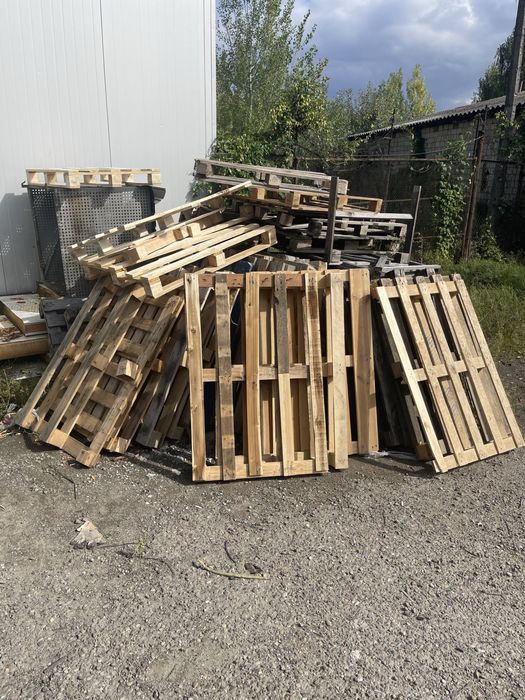 Віддам безкоштовна поломані палети.