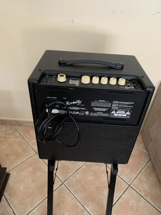 Amplificador Fender Rumble LT25