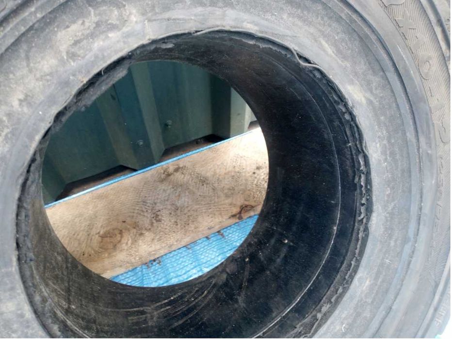 Opony Solideal 27x10 - R 12 250/75 Pełne X Treme