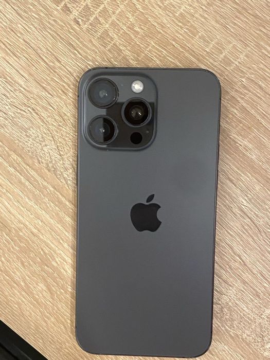 Продам iphone 15 pro max 256