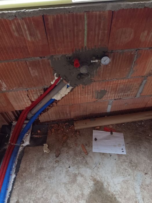 Usługi hydrauliczne hydraulik wod kan montaż grzejników naprawy hydrau