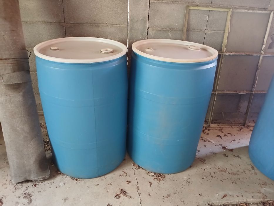 ĤĥɓBarricas de 200 litros  com tampa