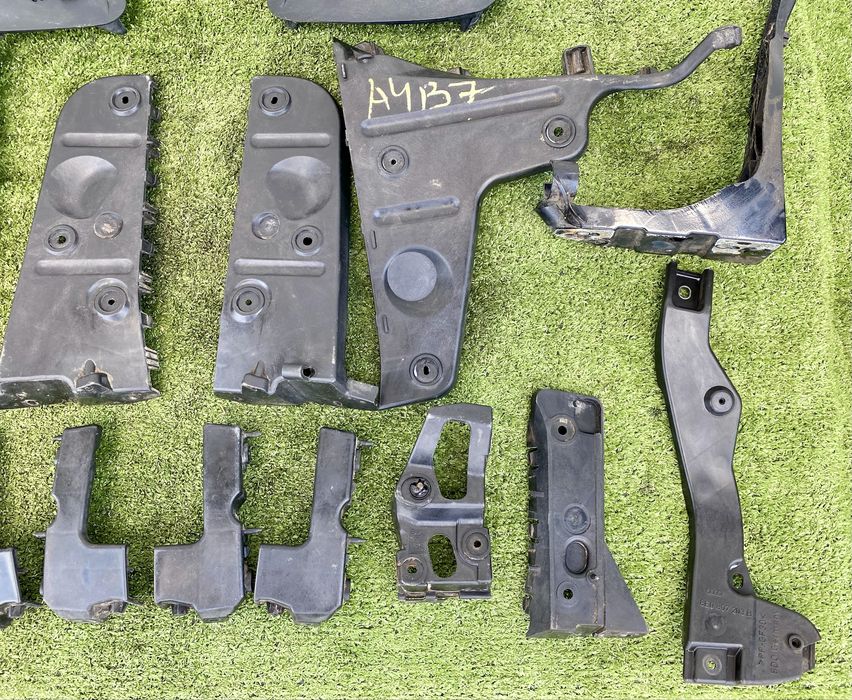 Кріплення бампера фари Audi A4 B6 B7 кронштейн Ауді а4 б6 б7 розборка