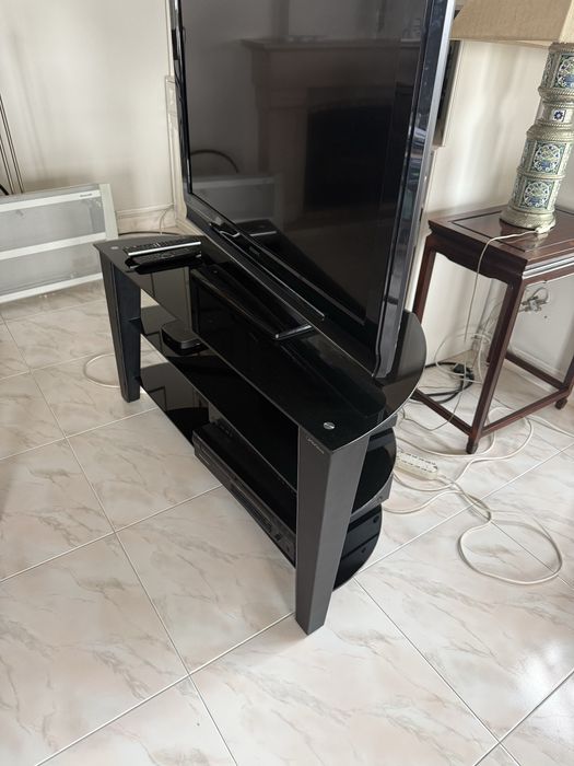 Móvel de TV / Audiovisual NorStone (Estrutura em Aço e Vidro Temperado)