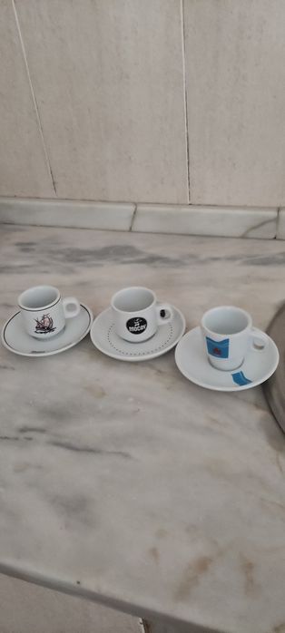 Vendo 20 chávenas de café