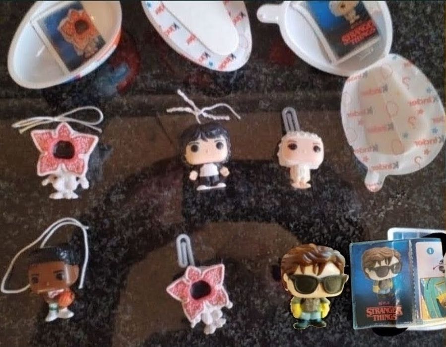 Vendo ou troco estes 6 Kinder joy Funko Stranger Things