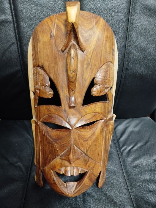 Máscara decorativa africana