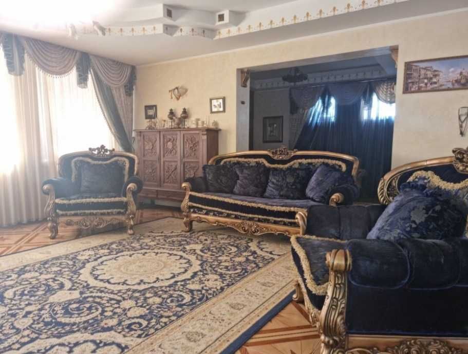 Продам шикарный капитальный дом на Клочко