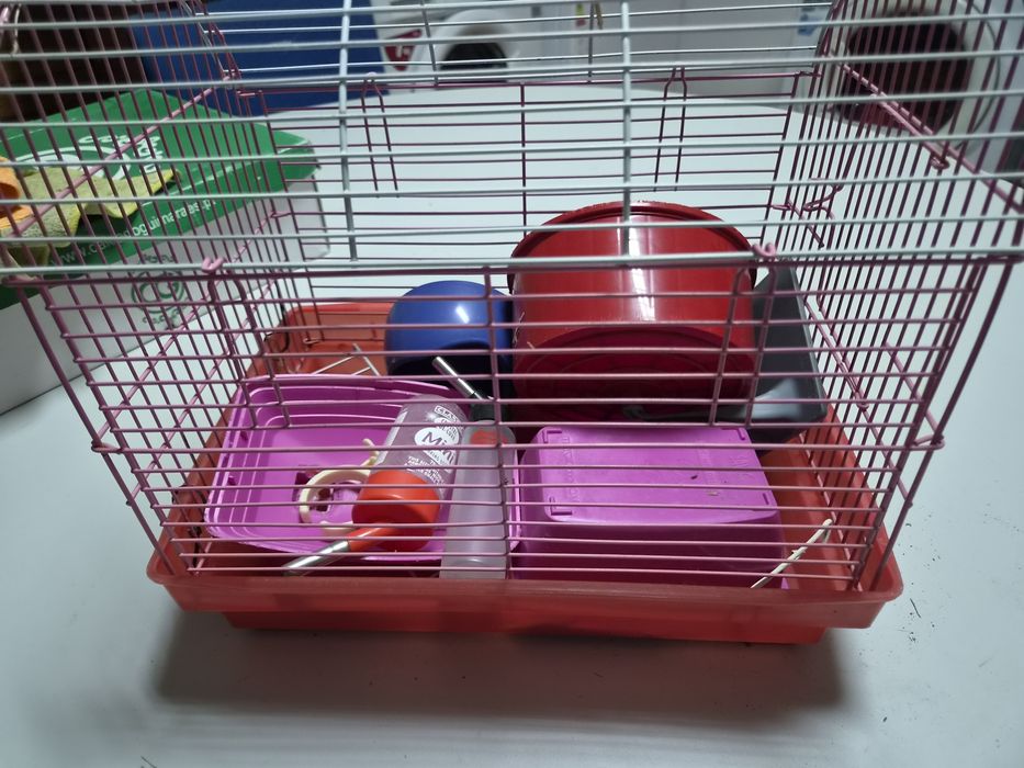 Gaiola, roda , bebedouro etc... Para hamster