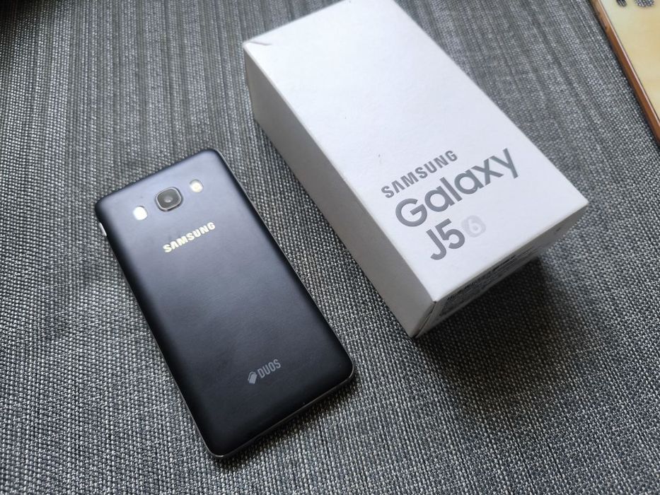 Samsung Galaxy J5 2016 – хороший стан, повний комплект