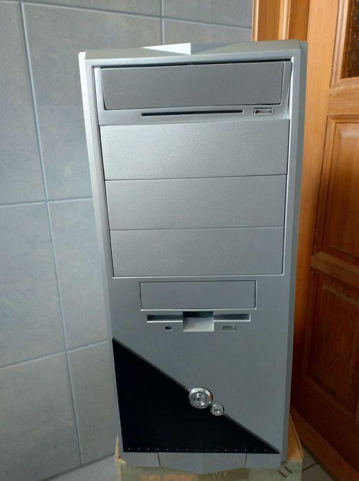 Obudowa komputerowa ATX cobra  zasilacz 230 v retro