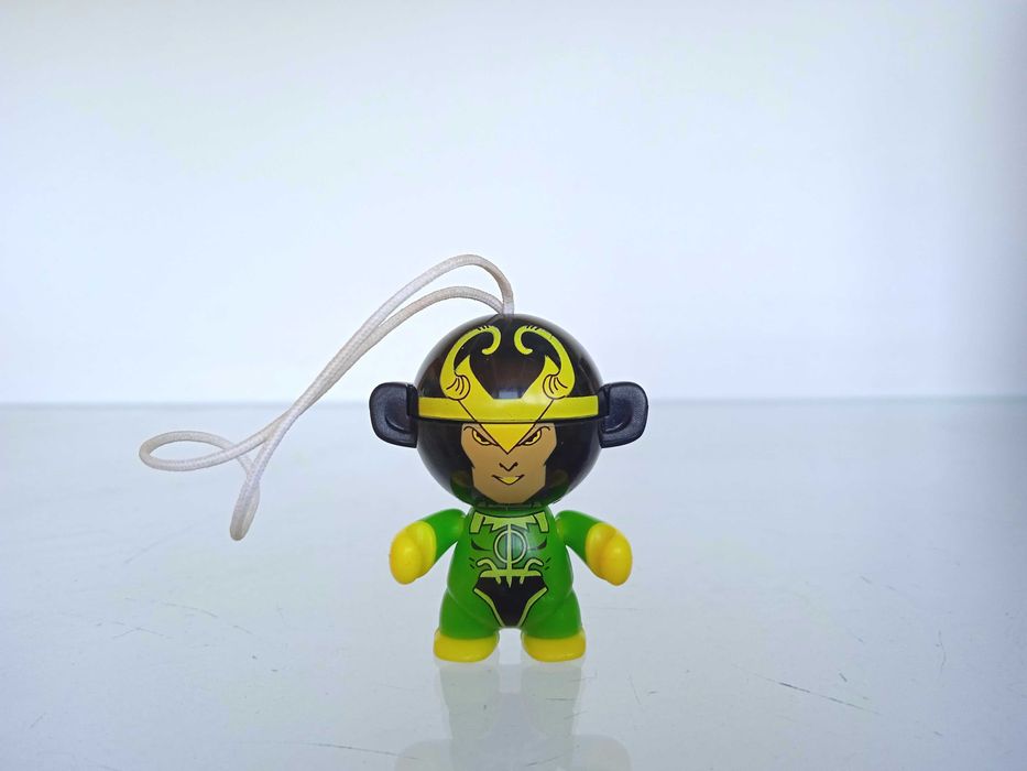 Фигурка супер герой марвел, дс киндер