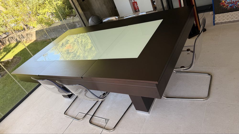 Mesa de jogo com tampo