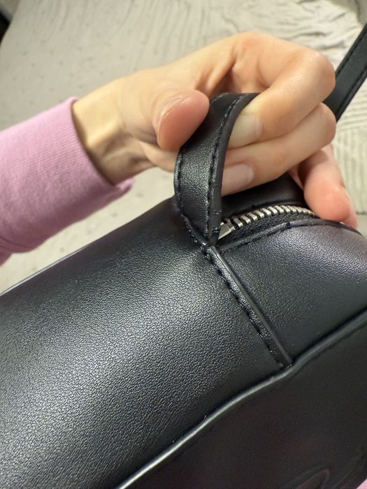 Сумка через плече  Calvin Klein
