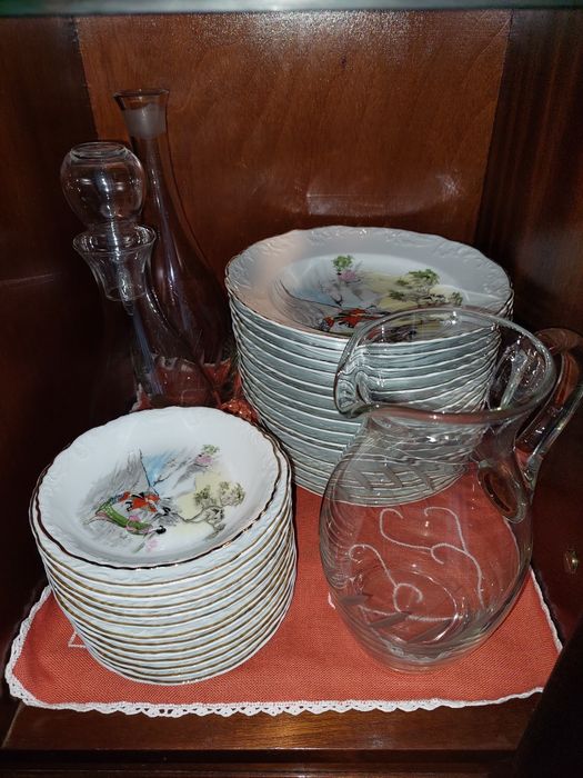 73 peças Conjunto loiça da china com bordado a ouro SPAL (porcelanas P
