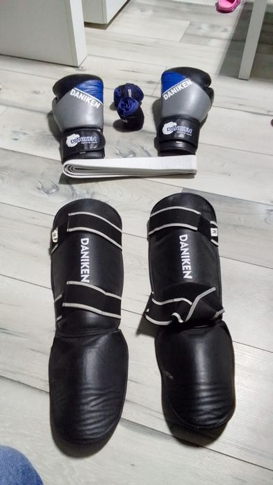 Komplet ochraniaczy do kikboxingu