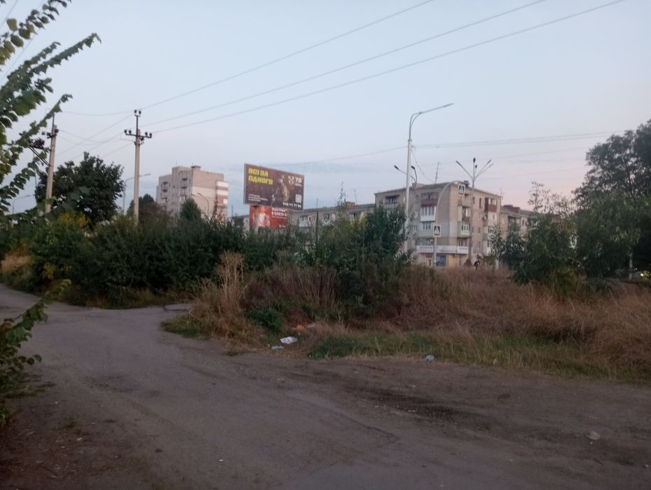 Дом с ремзоной и площадкой