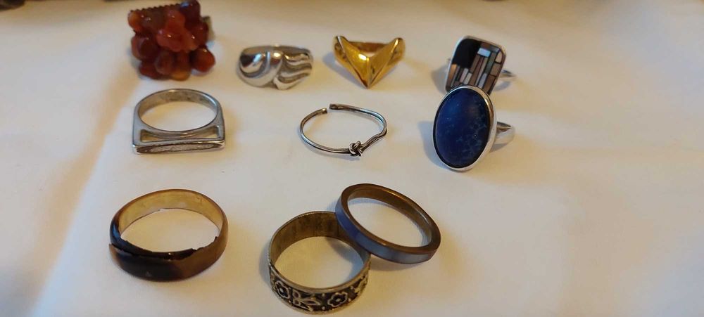 Anéis  pulseiras pregadeiras